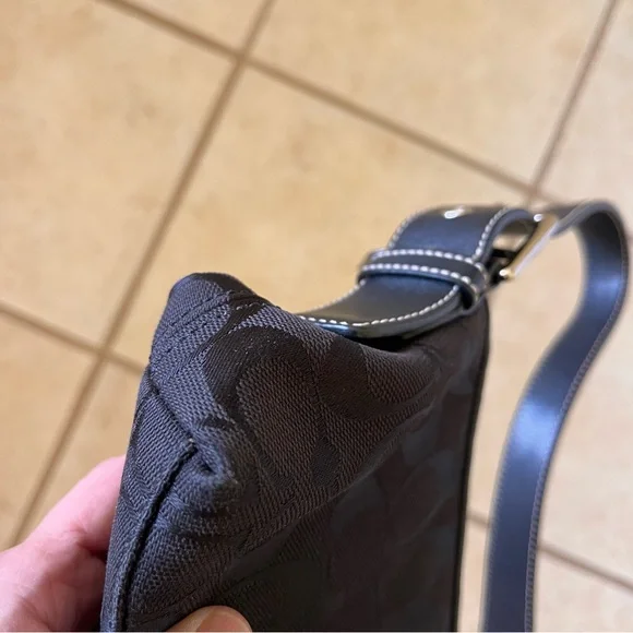 Coach Vintage Black Signature E/W Demi Bag 6371 - Picture 11 of 12